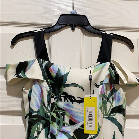 Karen Millen - Picture 2 of 3